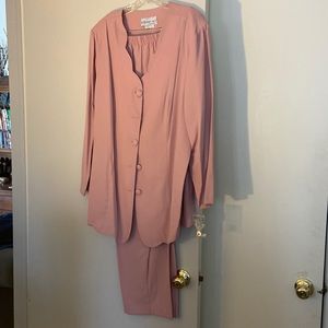 Pants Suit Mauve. Great for Spring